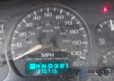 2002 Chevrolet Suburban Lt z USA, uszkodzony, nr VIN 1GNEC16Z72J243544